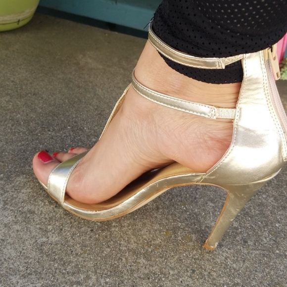 Heels - Picture 4 of 6